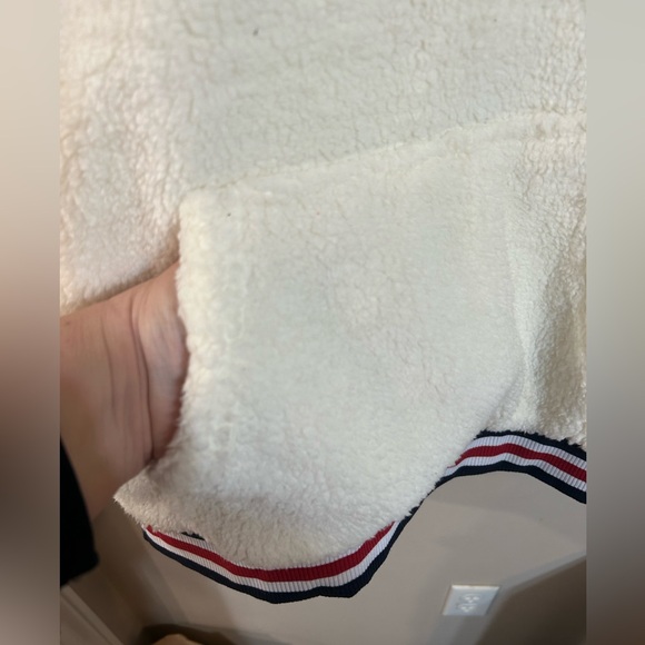 Youth YXXL (18-20) FILA Sherpa hoodie NWT soft. Unisex adult medium. - Picture 3 of 8